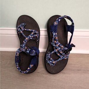 Womens Blue Patterned Chacos